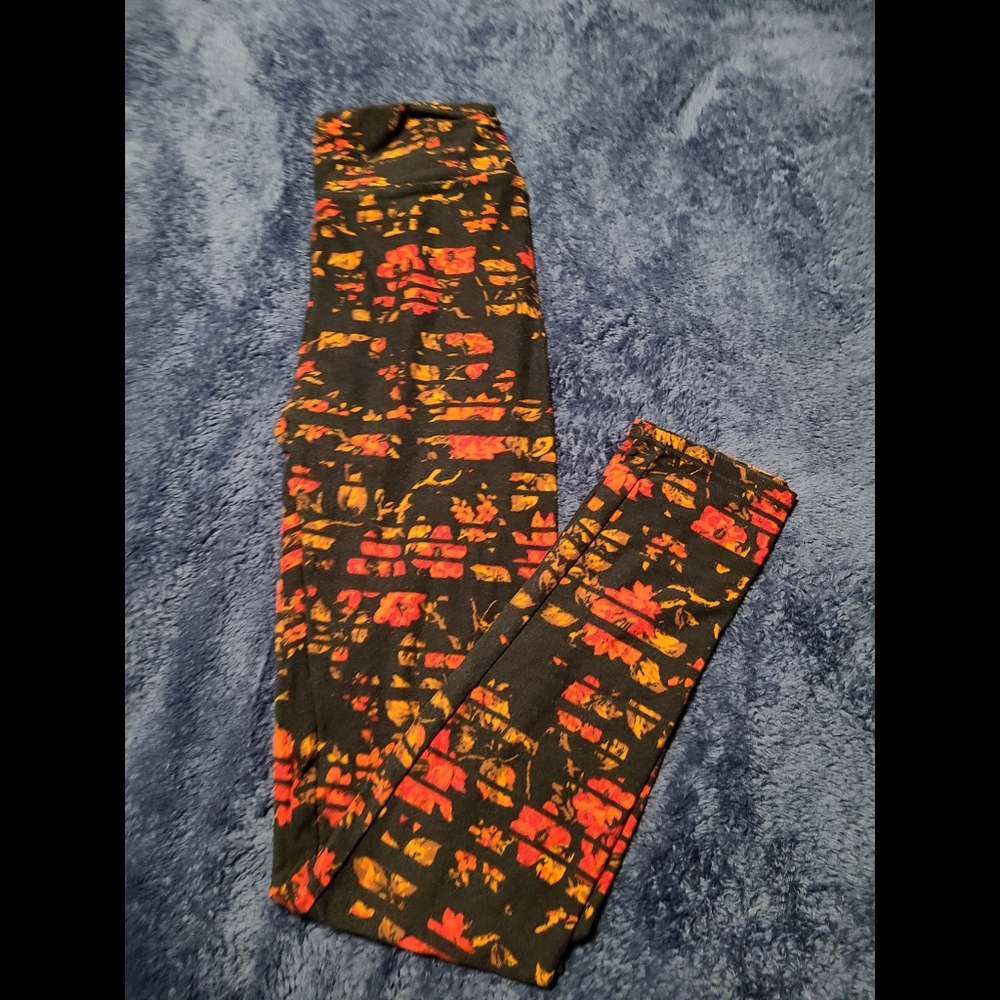 Lularoe leggings.